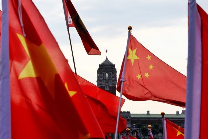 机智问答网页-解疑解惑,精准回答半夜玩手机怎么不被发现问题